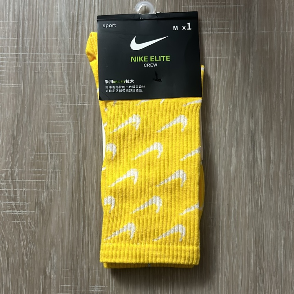 On SALE Nike Elite Iconic Crew Socks brand NWT